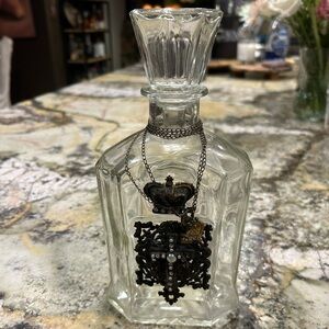 Embellished glass liquor stoppered bottle bar accessory decanter